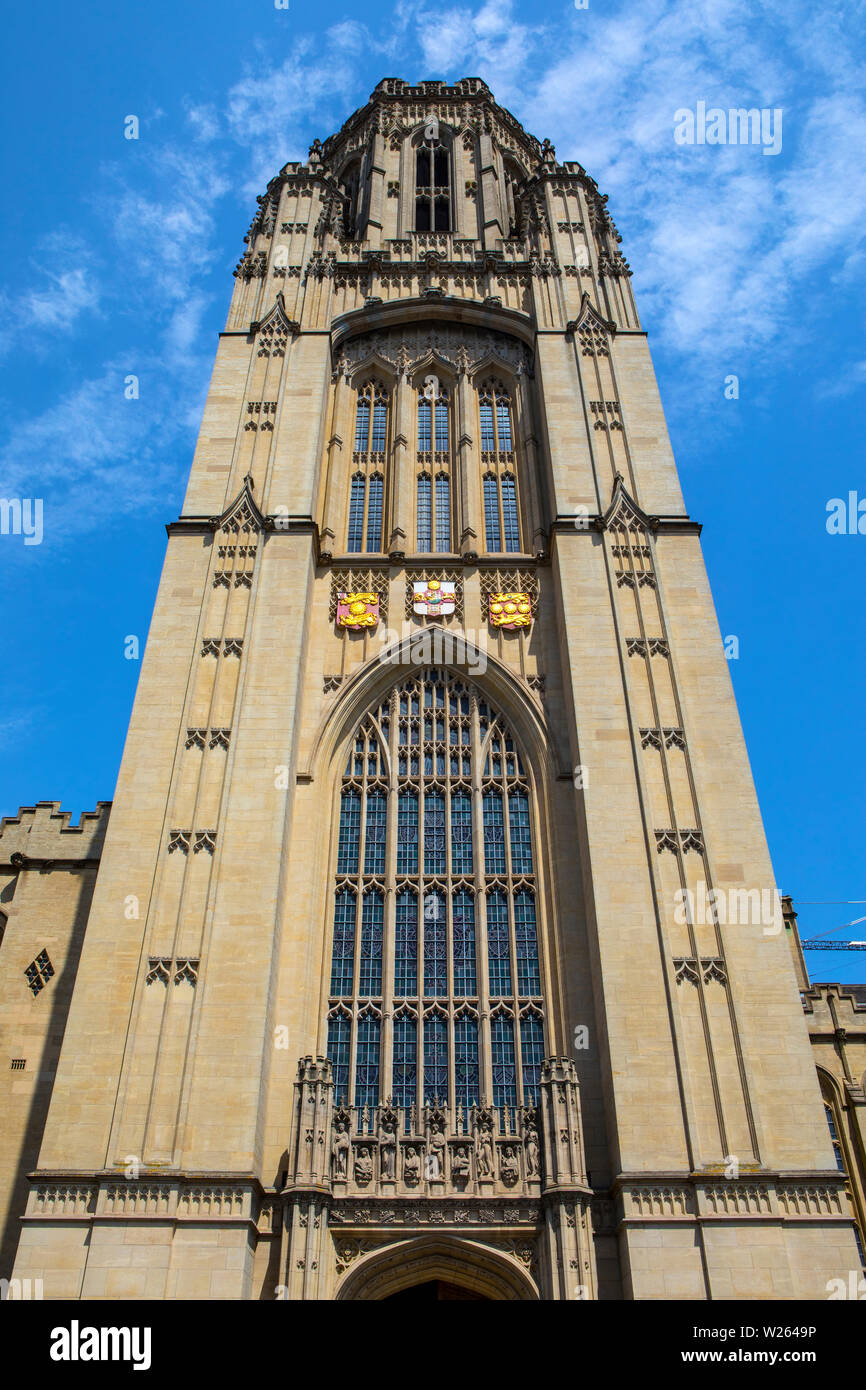 Bristol, Großbritannien, 29. Juni 2019: Der Turm der Wills Memorial Building in der Stadt Bristol in Großbritannien. Das Gebäude wurde von Sir George Oatle konzipiert Stockfoto