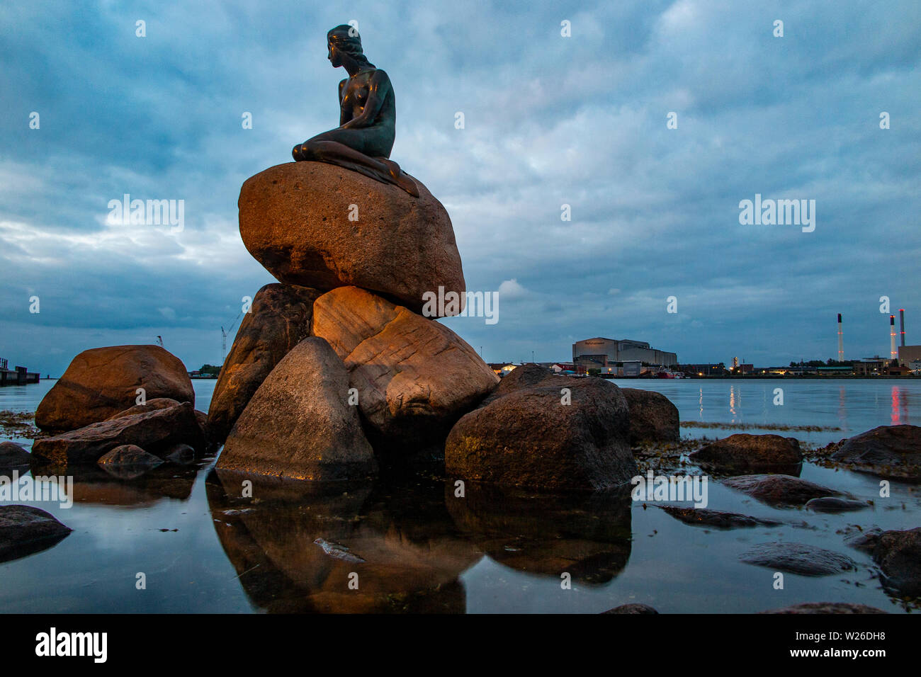 Die berühmte Statue der Kleinen Meerjungfrau in Kopenhagen, Dänemark. Stockfoto