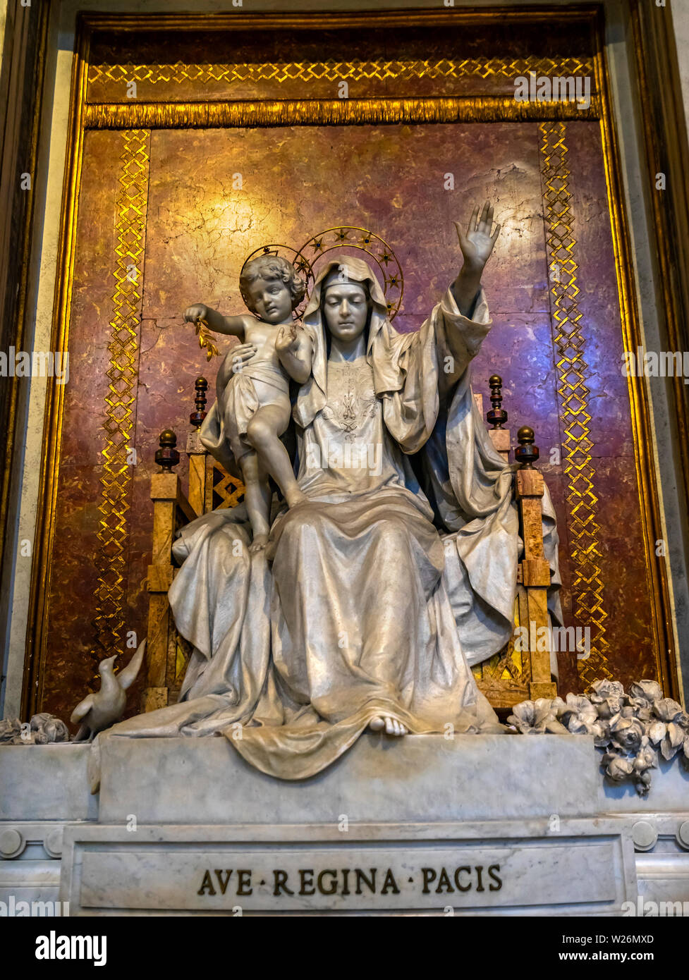 Hagel Frieden Königin Maria Statue Basilika Santa Maria Maggiore, Rom, Italien. Einer von vier Päpstlichen Basiliken, 422-432, zu Ehren der Jungfrau Maria erbaut, wurde Stockfoto