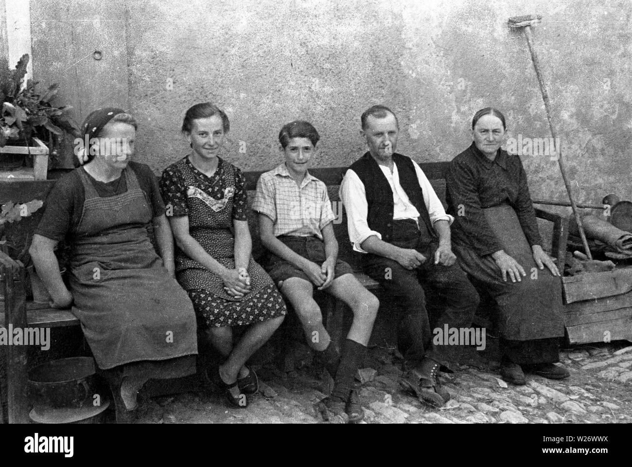 Schlechte bayerische Landwirtschaft Familie in Pappenheim Deutschland 1942 Stockfoto