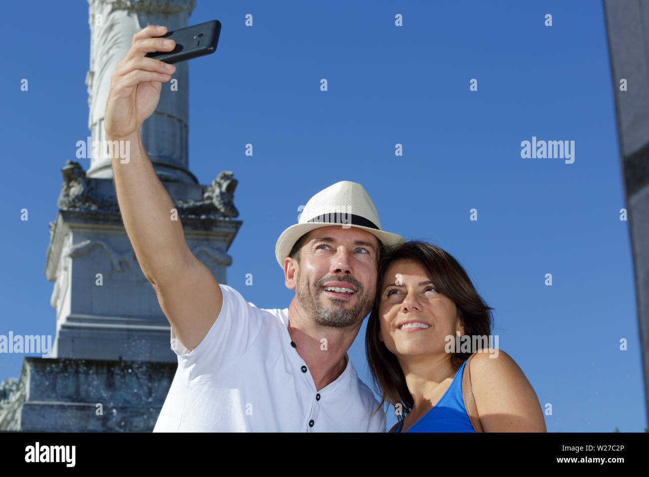 Mann und Frau self portrait bei hohen City View Point Stockfoto