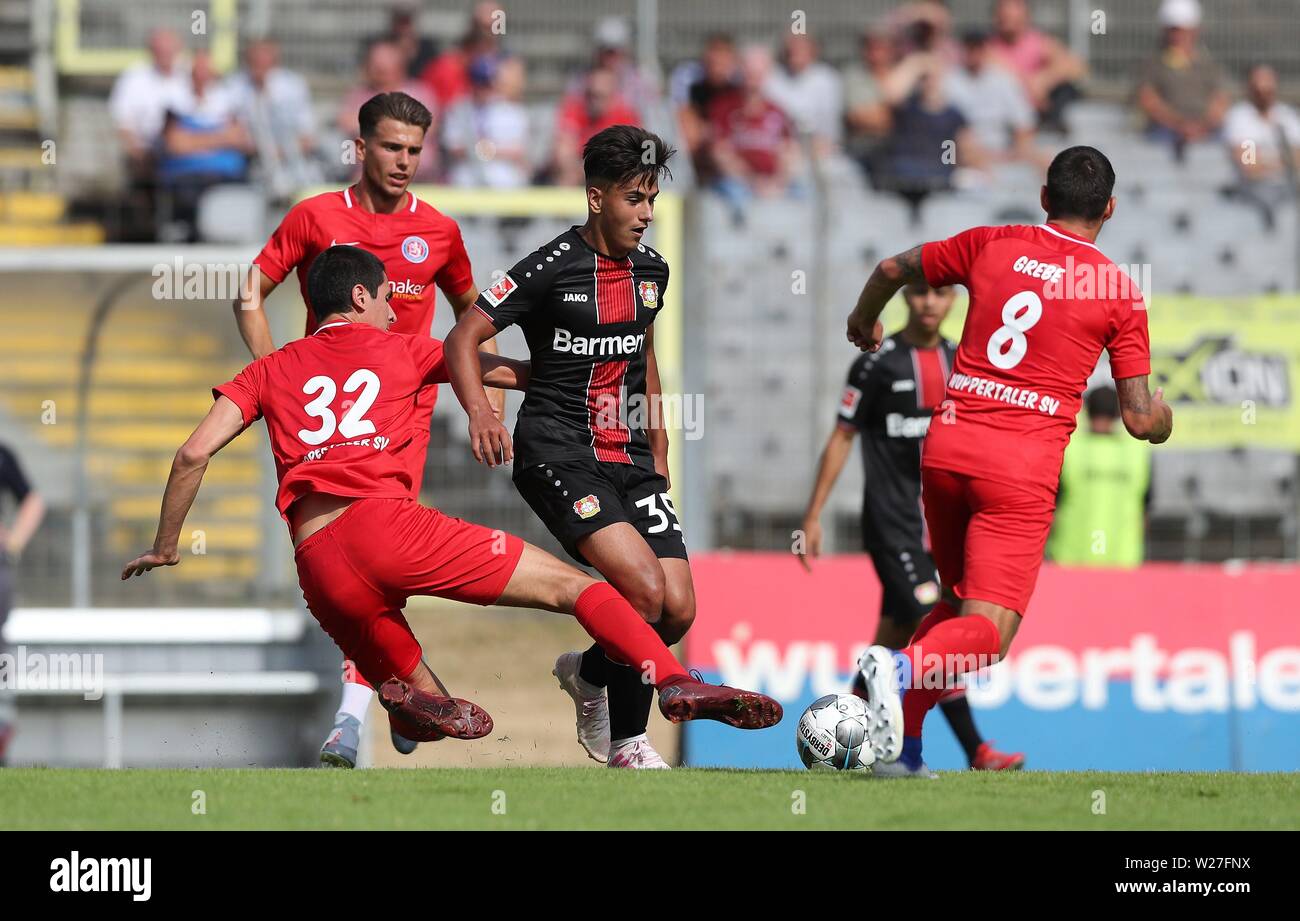 Wuppertal, Deutschland. 06. Juli 2019. firo: 06.07.2019, Fußball, 1.Bundesliga, Saison 2019/2020, Testspiel, WSV, Wuppertal SV Bayer 04 Leverkusen Samed ONUR, Leverkusen, Duelle | Verwendung der weltweiten Kredit: dpa/Alamy leben Nachrichten Stockfoto