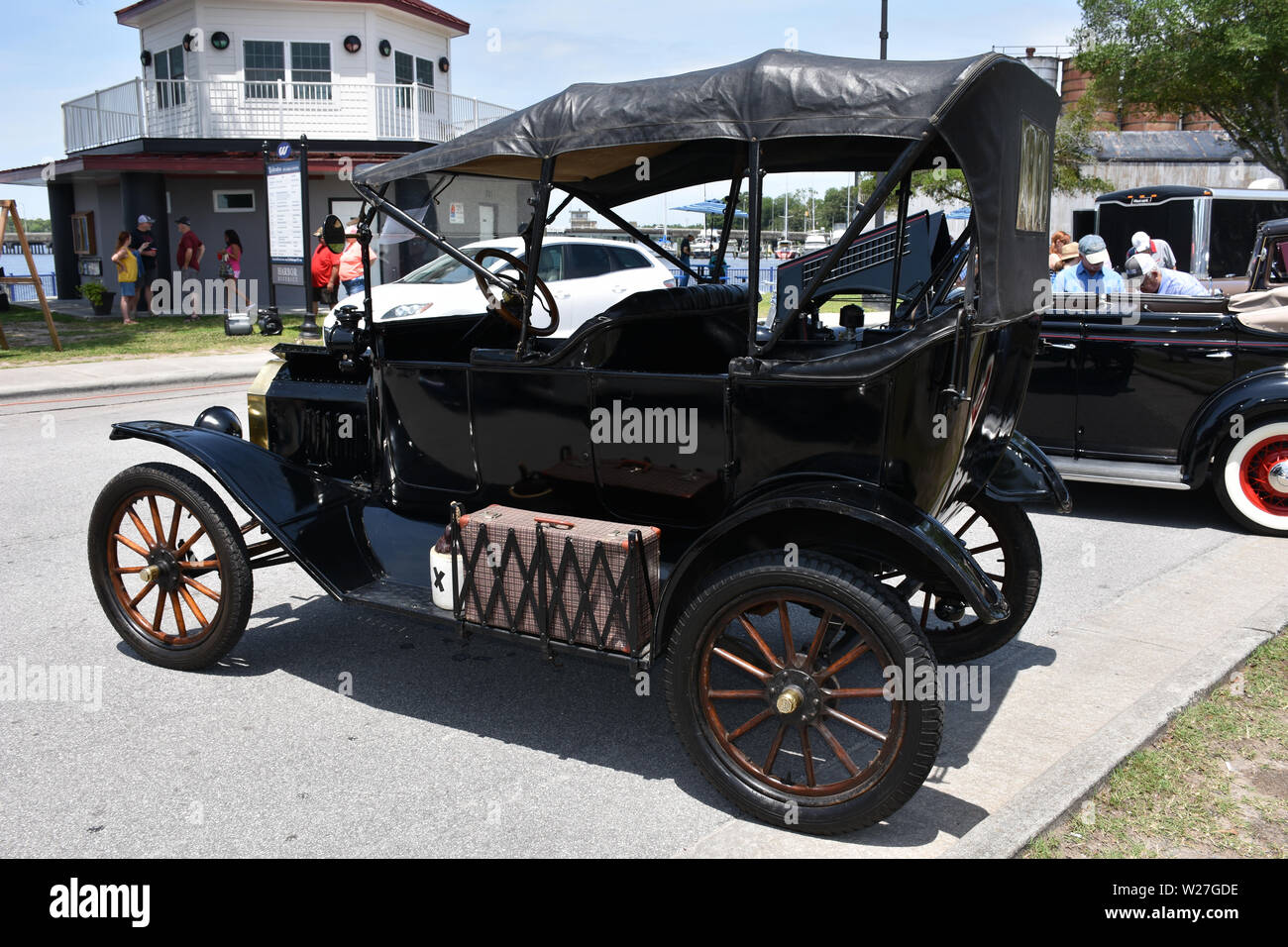 Ein 1916 Modell T Ford auf dem Display an einem Auto zeigen. Stockfoto