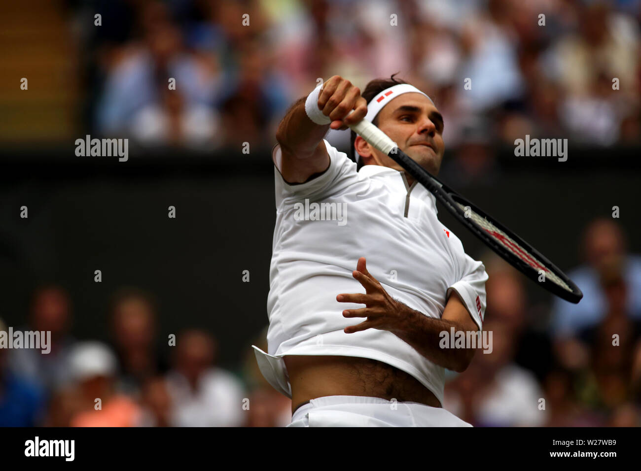 Wimbledon, 6. Juli 2019 - Roger Federer während seiner dritten Runde gegen Lucas Pouille von Frankreich heute in Wimbledon. Federer gewann in zwei Sätzen. Stockfoto