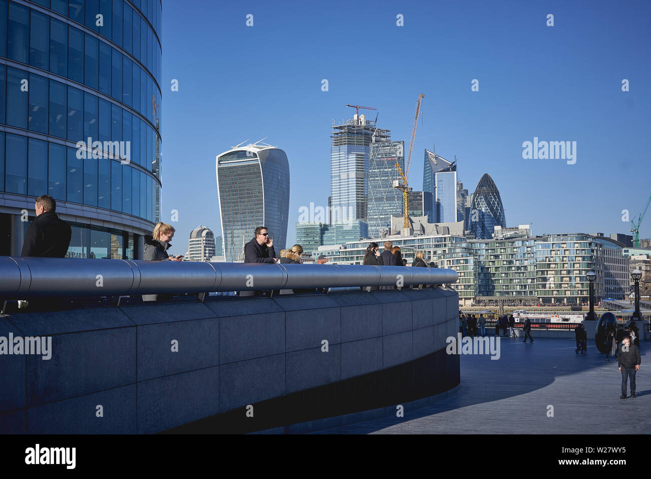 London, UK - Februar, 2019. Blick auf die Stadt London, die berühmten Finanzviertel, mit neue Wolkenkratzer im Bau. Stockfoto