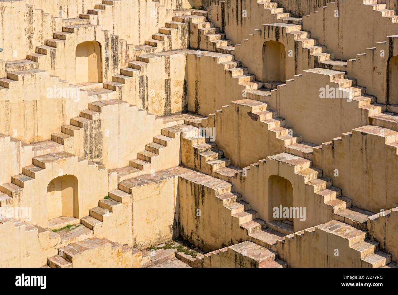 Treppen, Panna Meena ka Kund stepwell, Bernstein in der Nähe von Jaipur, Rajasthan, Indien Stockfoto