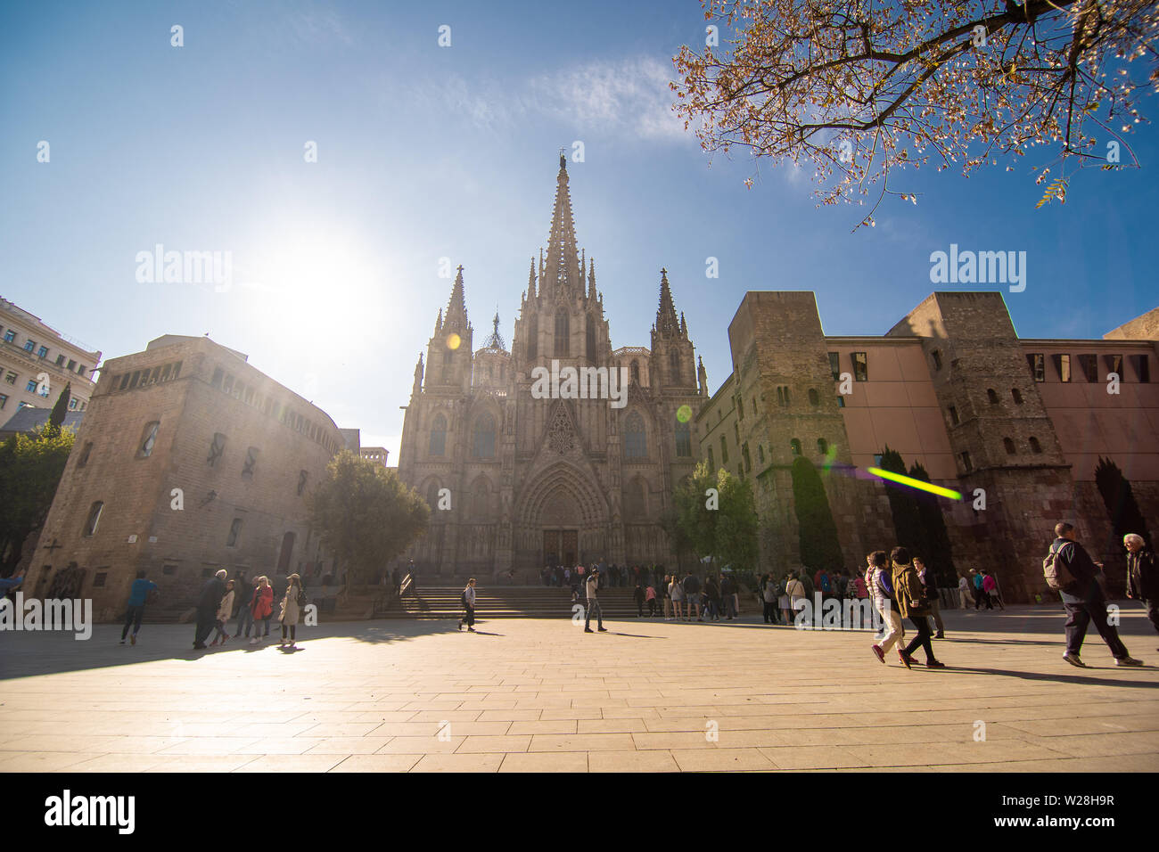 Alte Kirche im gotischen Viertel von Barcelona. Es ist Aslo Barri Gotic genannt. Es ist die Altstadt von Barcelona. Stockfoto