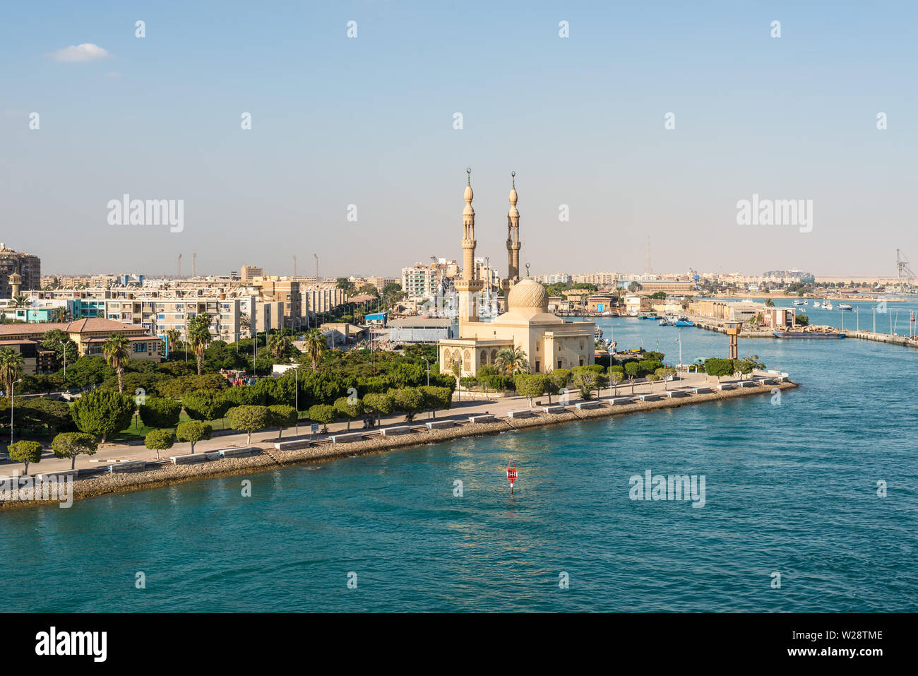 Mosque suez egypt -Fotos und -Bildmaterial in hoher Auflösung - Seite 2