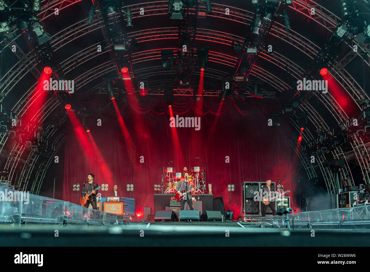 Kelly Jones, Richard Jones und Adam Zindani von Waliser Rock Band Stereophonics durchführen auf der Bühne im Trinity College in Dublin im Rahmen der Sommer-Festival. Stockfoto