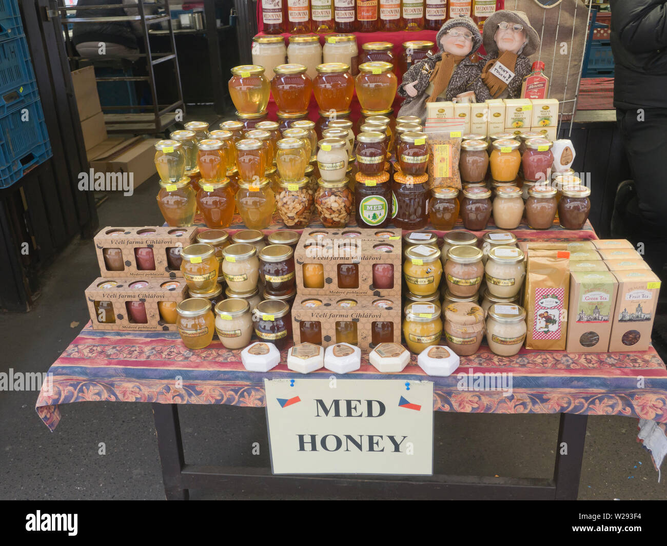 Lokal produzierte Honig für den Verkauf in der Havelské tržiště Markt in der Altstadt, Stare Mesto, Prag Cech Republik Stockfoto