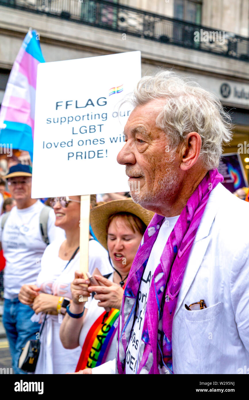 Vom 6. Juli 2019 - Sir Ian McKellen, Schauspieler und die Rechte von homosexuellen Aktivisten, Teilnahme an London Pride, Großbritannien Stockfoto