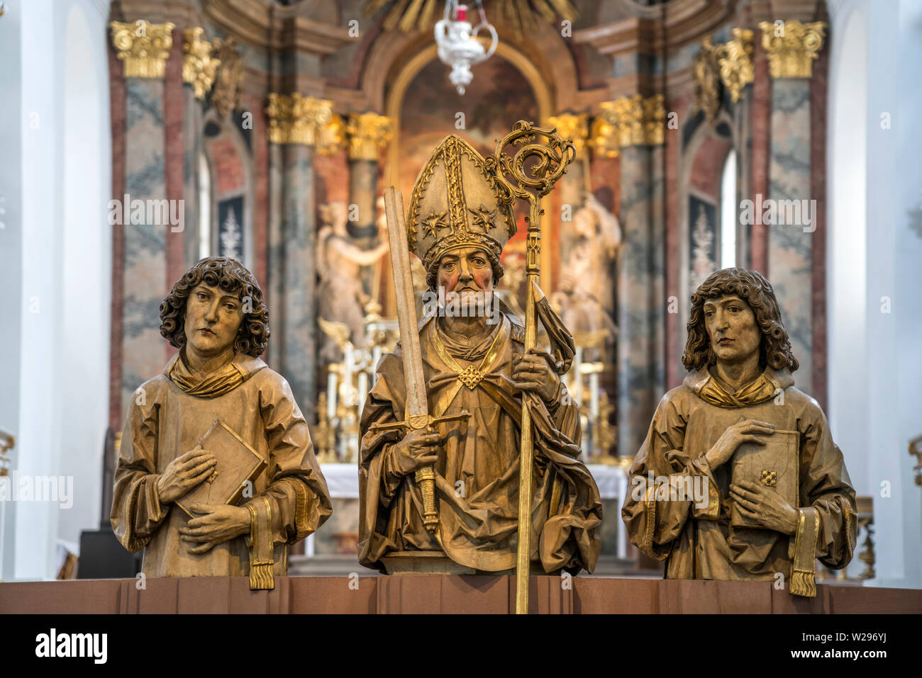 Statuen der drei Frankenapostel im, Neumünster, Würzburg, Unterfranken, Bayern, Deutschland | Statuen der drei Apostel der Franken, Neumünster, Stockfoto