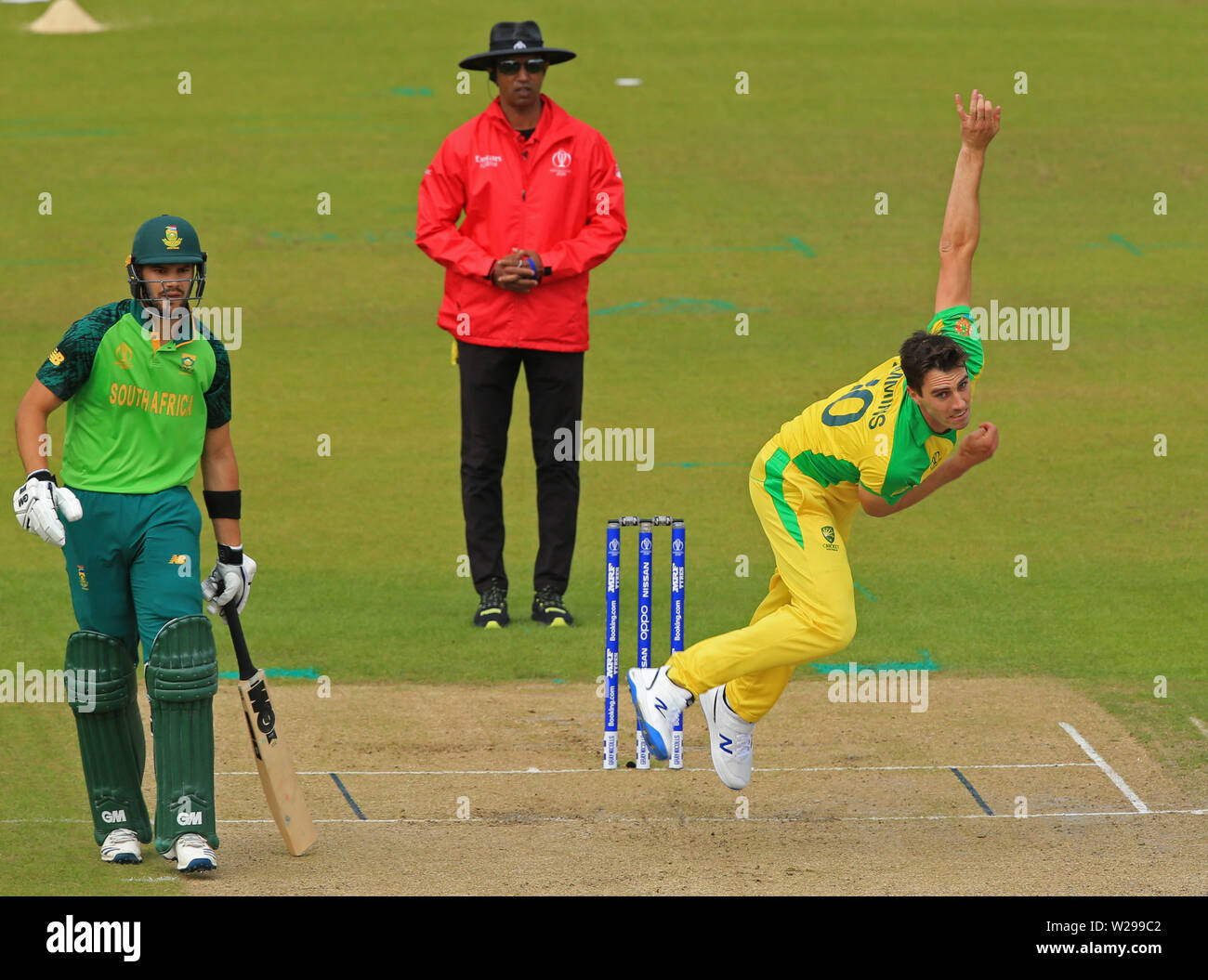 MANCHESTER, England. 06. JULI 2019: Pat Cummins von Australien bowling Während der Australien v Südafrika, ICC Cricket World Cup Match, in Old Trafford, Manchester, England. Stockfoto