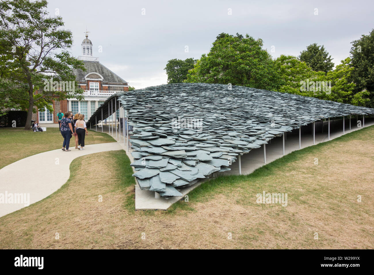 Cumbrian Schiefer Fliesen auf der Serpentine Gallery Pavilion 2019 Von Junya Ishigami, London, Vereinigtes Königreich, Stockfoto