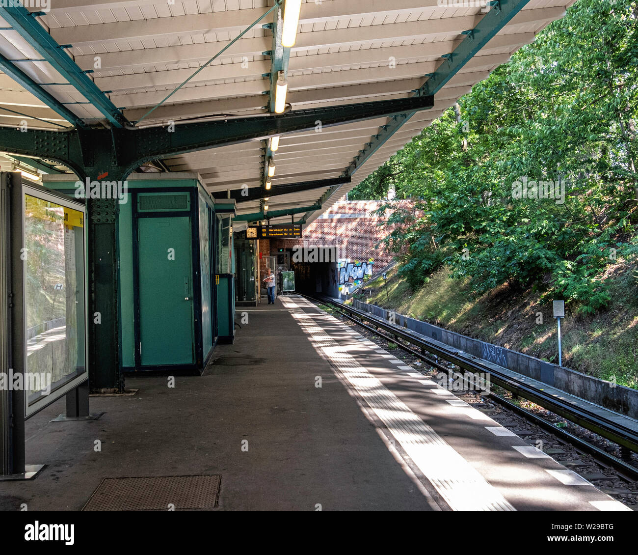 Berlin-Dahlem. Oskar-Helene-Heim U-Bahn U-Bahnhof der Linie U3. Stockfoto