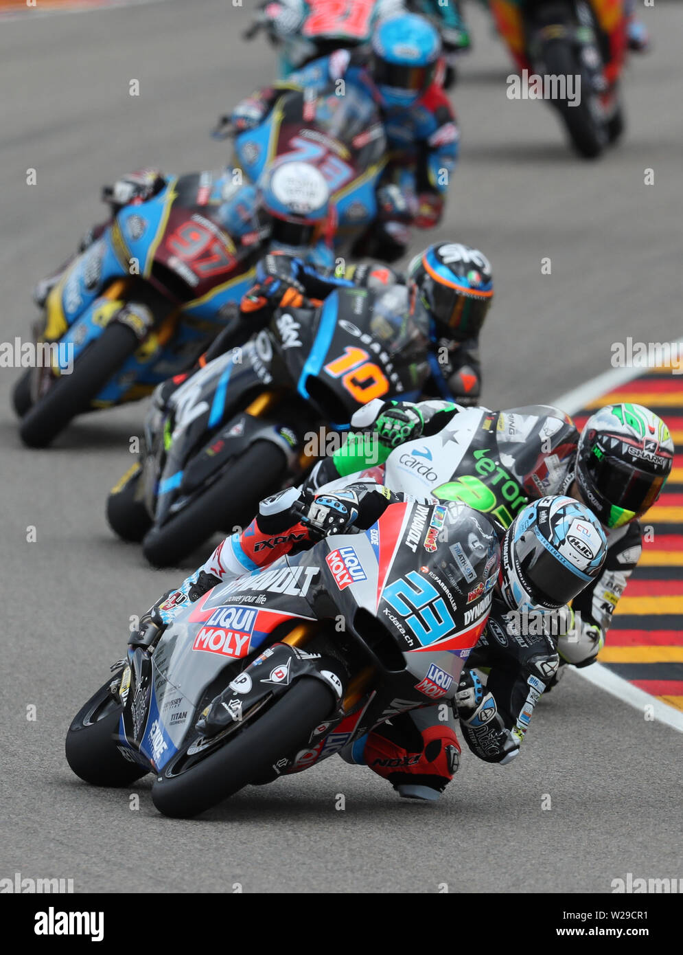 Hohenstein Ernstthal, Deutschland. 07 Juli, 2019. Motorsport / Motorrad Grand Prix von Deutschland auf dem Sachsenring Moto2: Fahrer Marcel Schrötter (Deutschland, Dynavolt intakt GP Team) führt das Feld ein paar Runden nach dem Start. Kredite: Jan Woitas/dpa-Zentralbild/dpa/Alamy leben Nachrichten Stockfoto