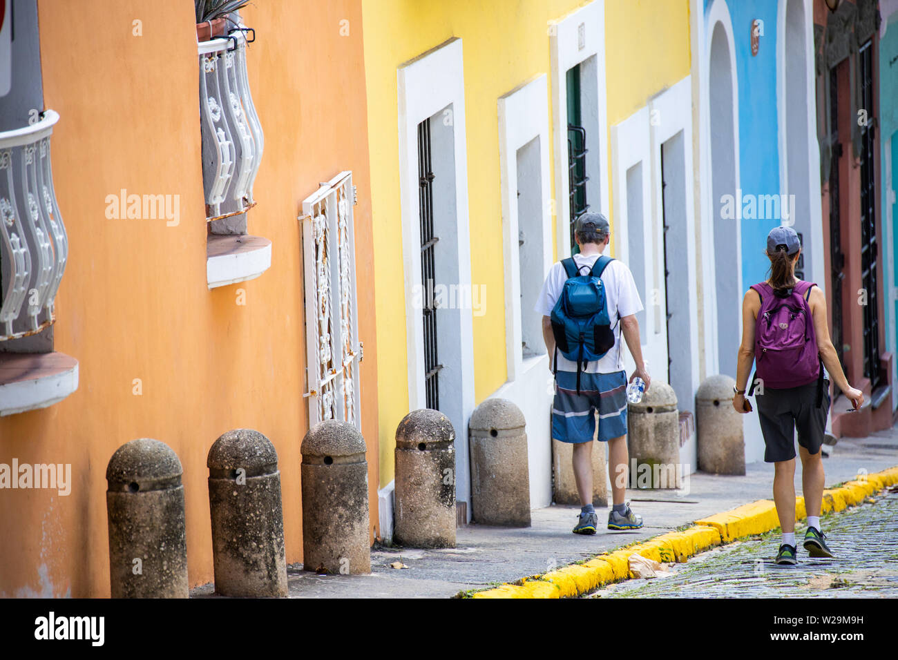 Touristen in der Altstadt von San Juan, Puerto Rico. Stockfoto