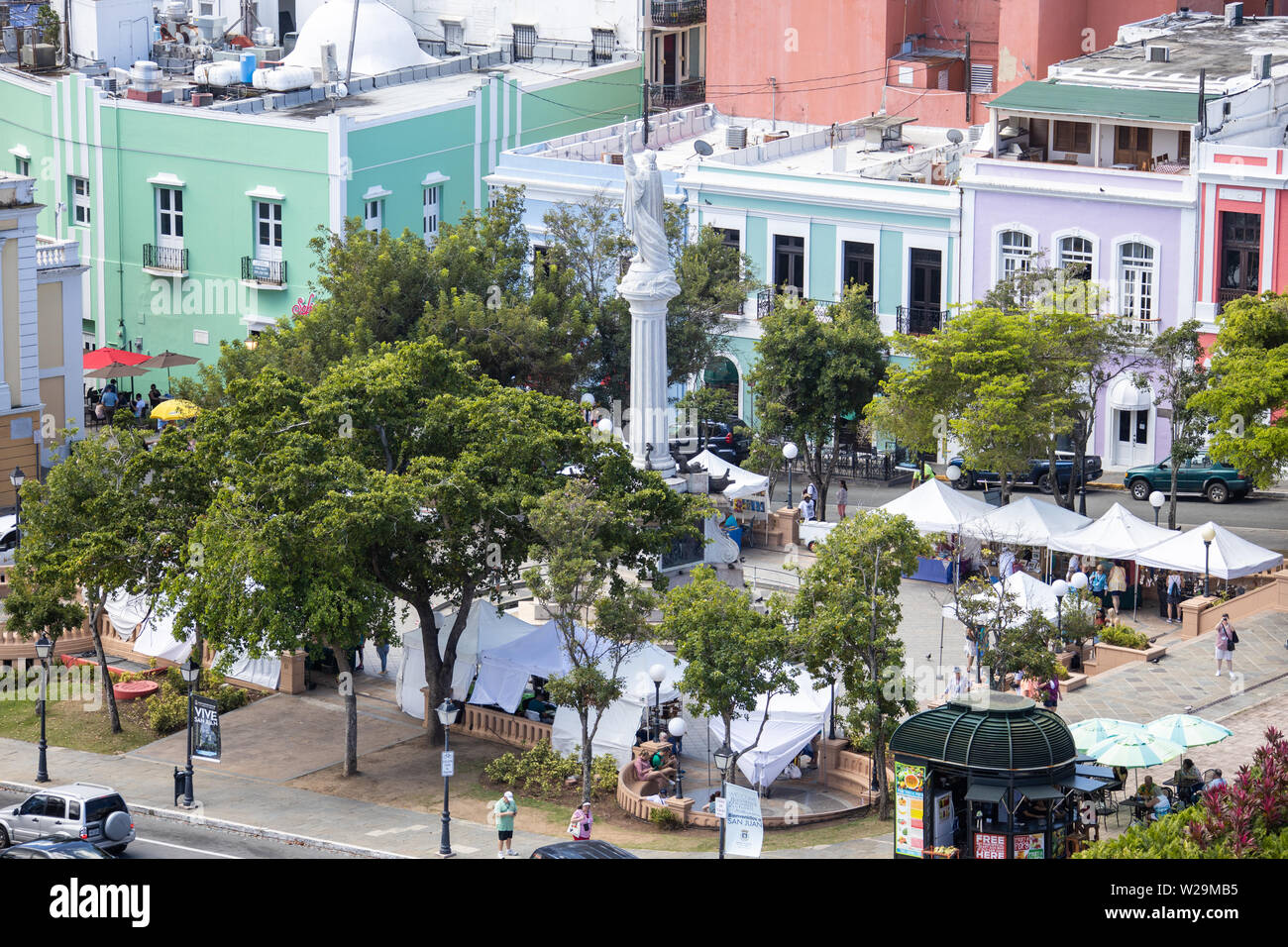 Statue von Christopher Columbus in der Plaza de Colón, die Altstadt von San Juan, Puerto Rico Stockfoto