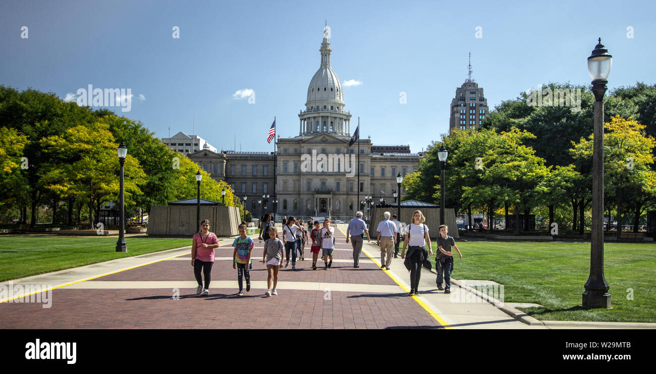 Lansing, Michigan, USA - Außenansicht des Gebäudes der Michigan State Capital und des Campus im Stadtzentrum von Lansing, Michigan. Stockfoto