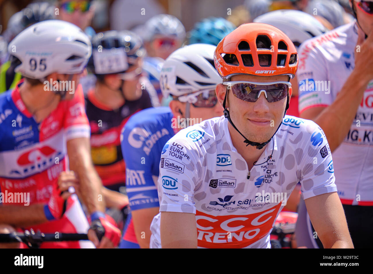 Attila Valter (team CCC Entwicklung) Polka Dot Jersey zu Beginn der Stufe 4, von Sibiu Radtour, Rumänien, 7. Juli 2019 Stockfoto