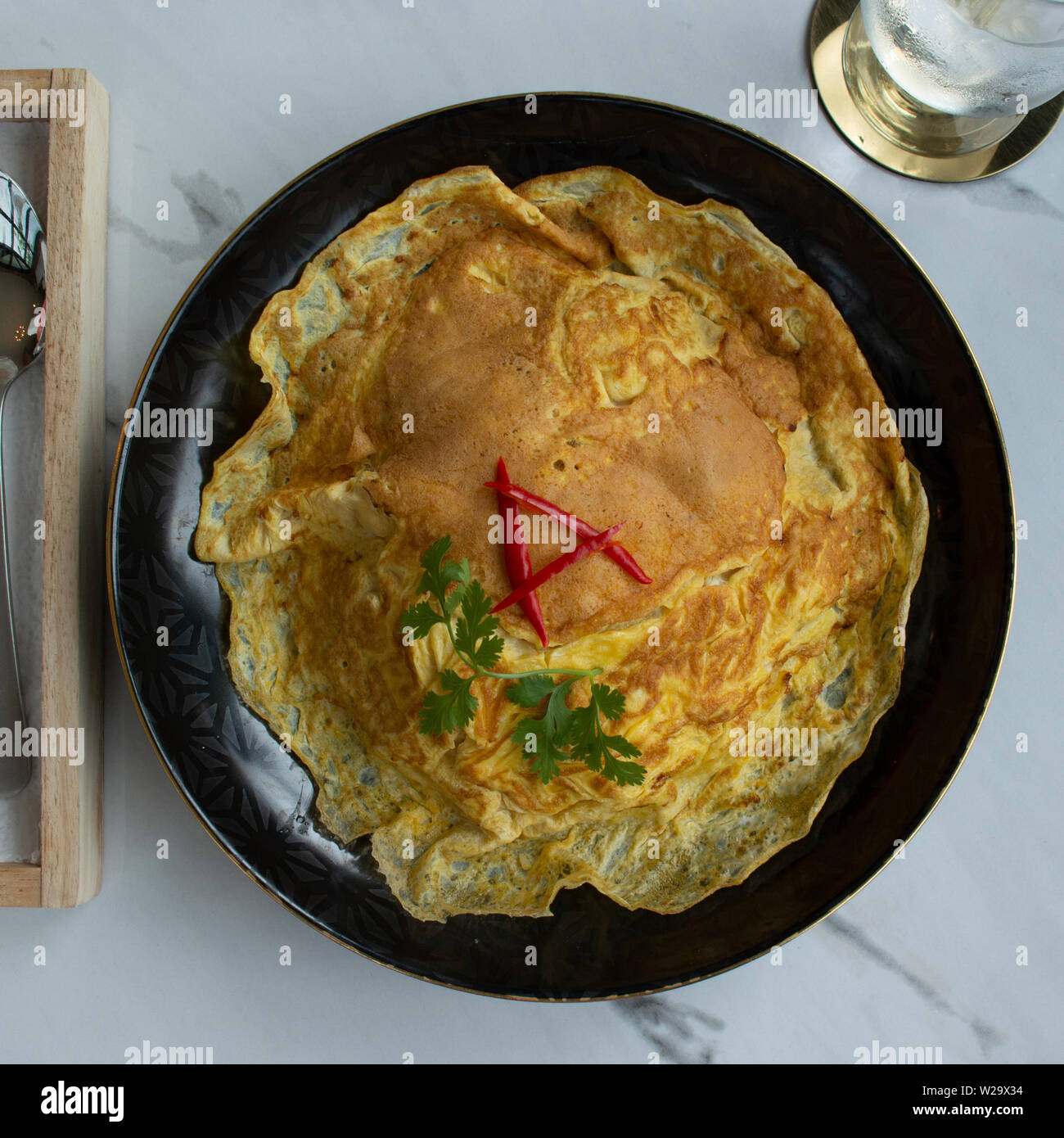 Blick von oben auf die köstliche Omelette Reis. Stockfoto