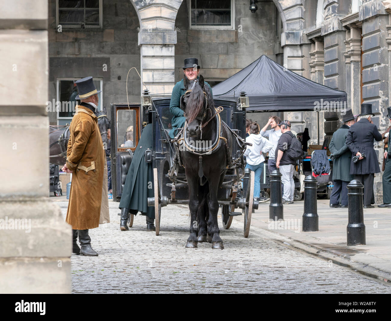Dreharbeiten in Edinburgh von Belgravia, eine bevorstehende ITV historische Periode Drama TV-Serie basierend auf dem Roman von Julian Fellowes. Stockfoto