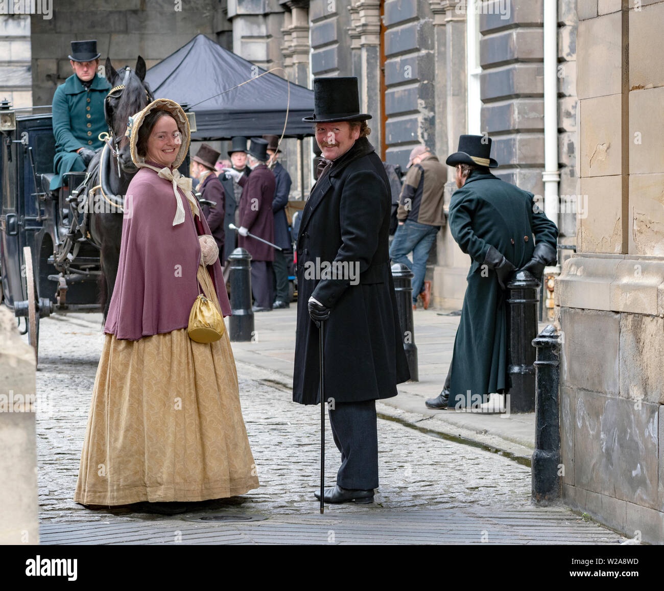 Dreharbeiten in Edinburgh von Belgravia, eine bevorstehende ITV historische Periode Drama TV-Serie basierend auf dem Roman von Julian Fellowes. Stockfoto