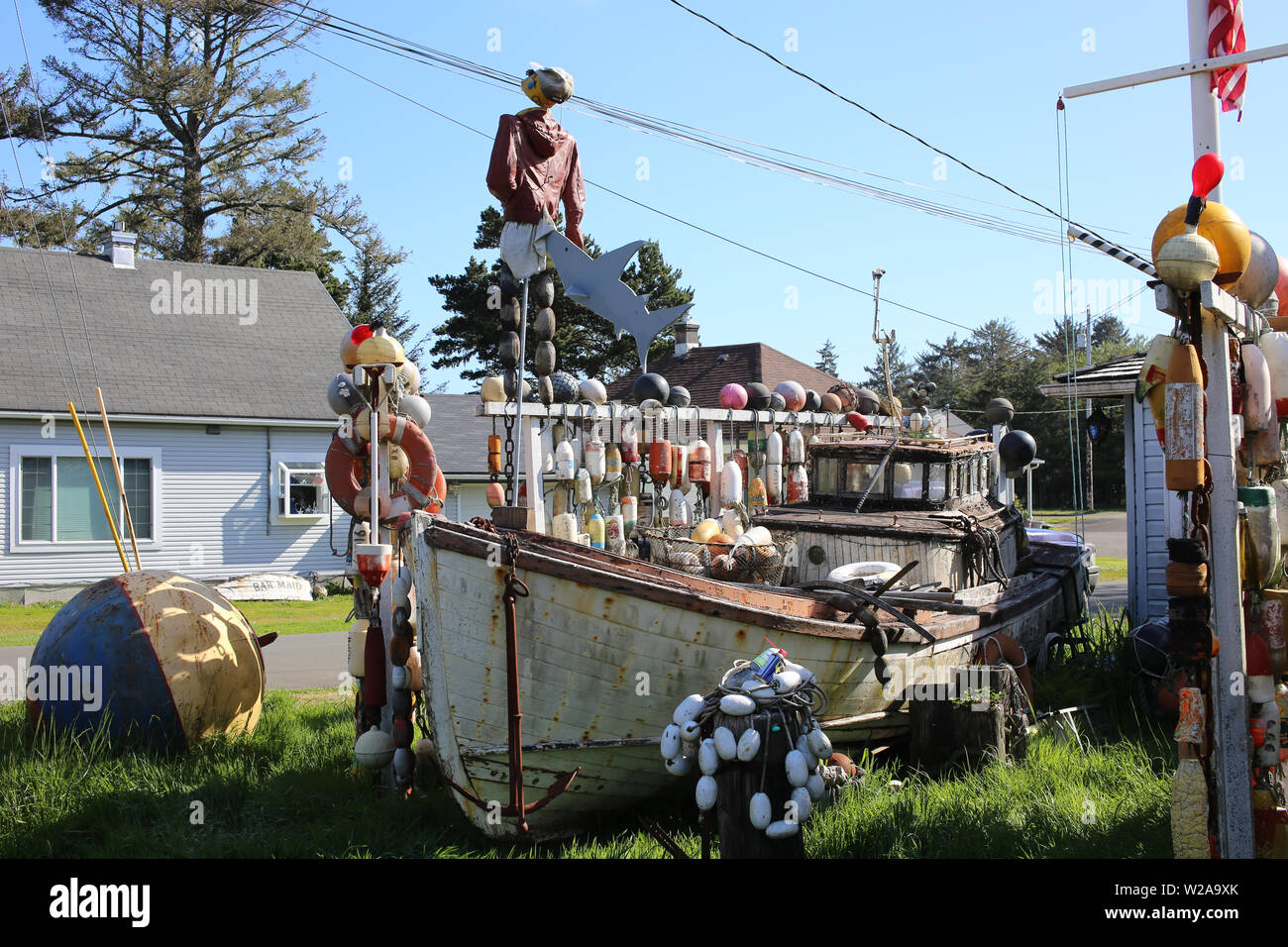 Altes Boot im Hof Stockfoto