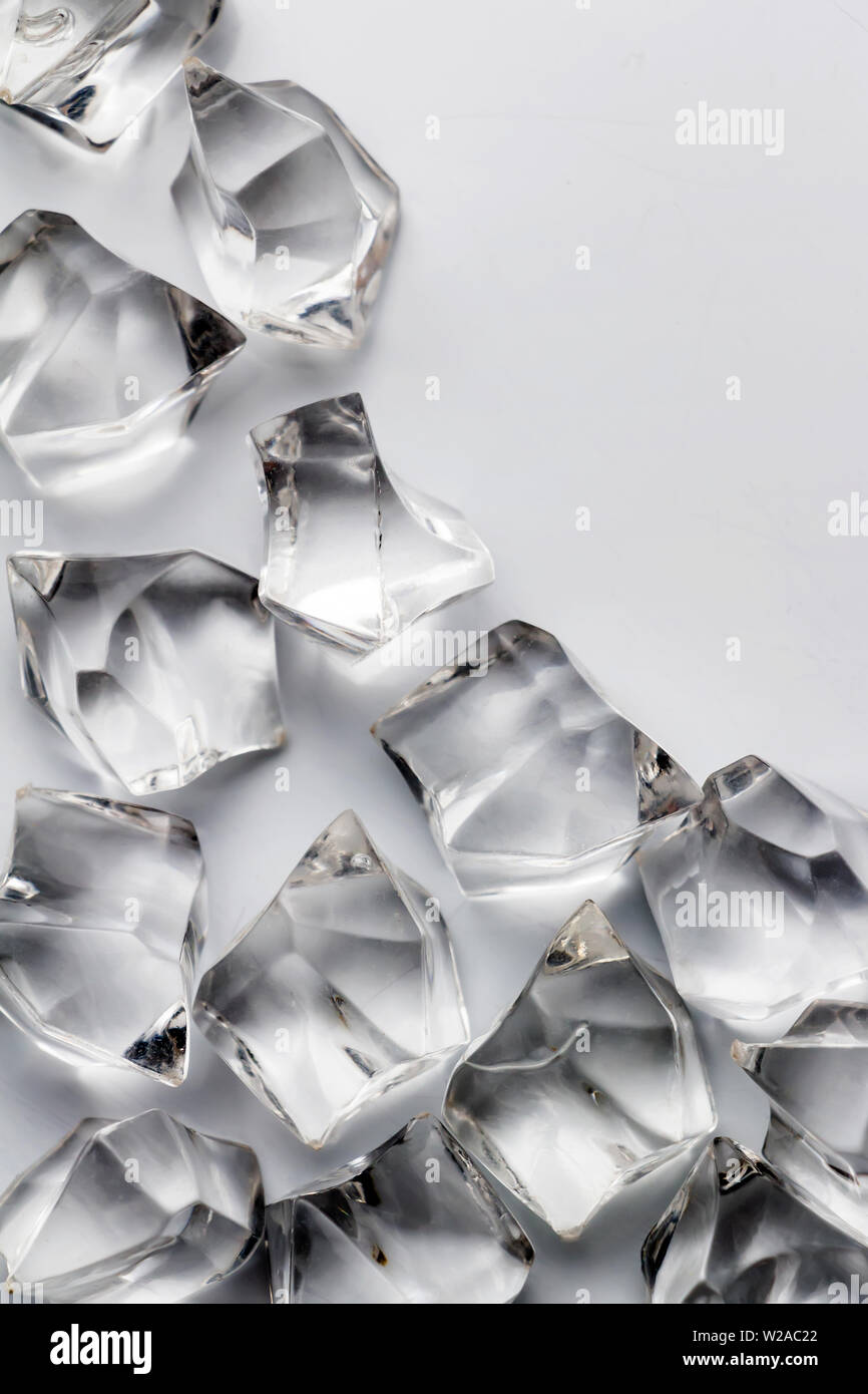 Kristall auf dem weißen Hintergrund Stockfoto