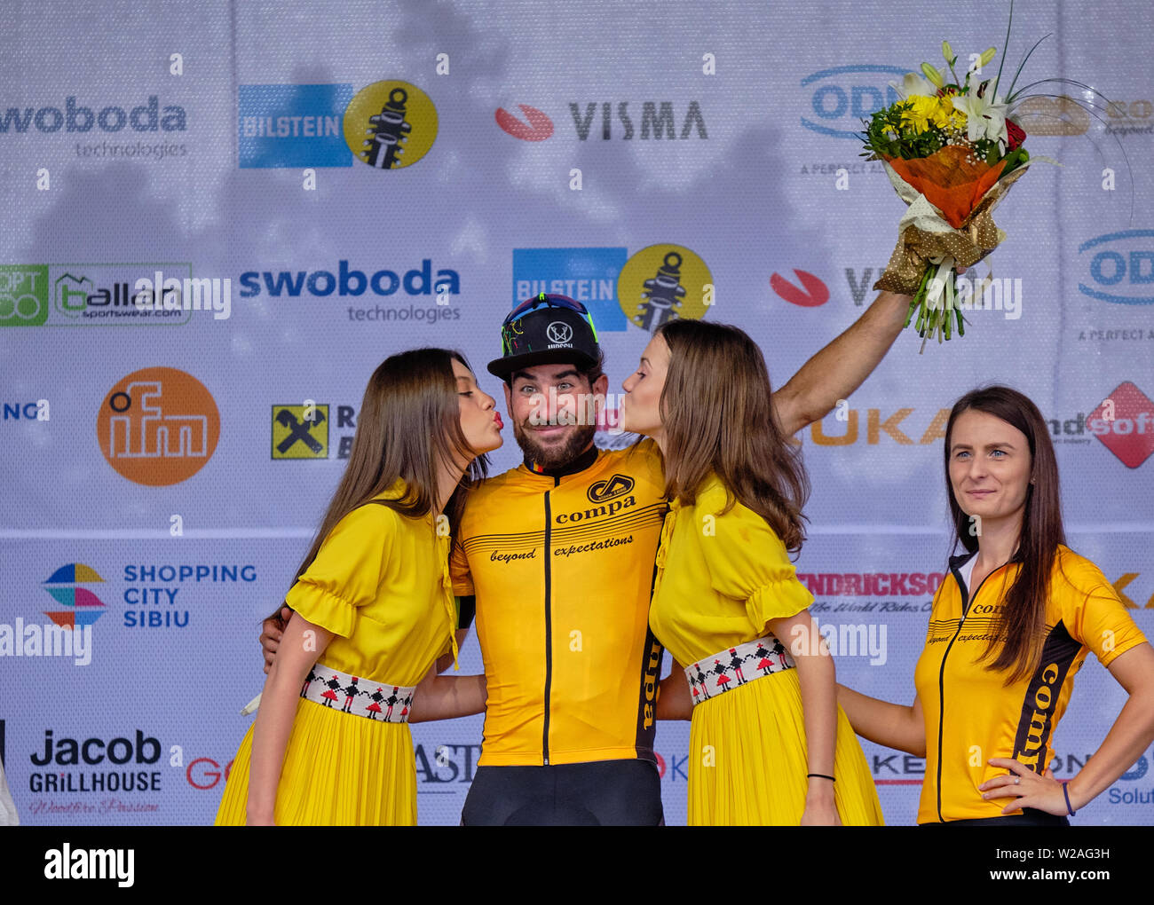 Preisverleihung der Radfahrer Riccardo Stacchiotti (Team Giotti Victoria-Palomar) Sieger der 4. Phase der Radtour Sibiu, Rumänien, Juli 7,2019 Stockfoto