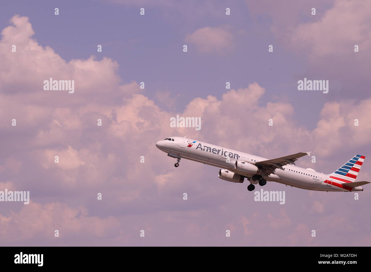 American Airlines Flächen nehmen Sie an der CLT, Charlotte Douglas International Airport, Charlotte, NC Stockfoto