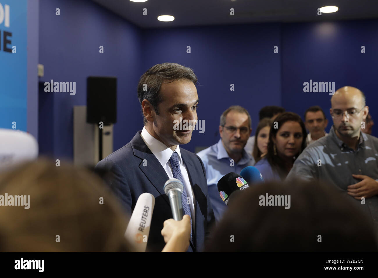 Athen, Griechenland. 7. Juli 2019. Griechische konservative Neue Demokratie (ND) Partei Kyriakos Mitsotakis Adressen der Presse in der Zentrale der Partei in Athen, Griechenland, am 7. Juli 2019. Neue Demokratie (ND) gewann die erste griechische Post-Bailout Wahlen nach den Schätzungen, die sich auf die Erste offizielle Ergebnisse vom Innenministerium bekannt gegeben. Credit: Lefteris Partsalis/Xinhua/Alamy leben Nachrichten Stockfoto