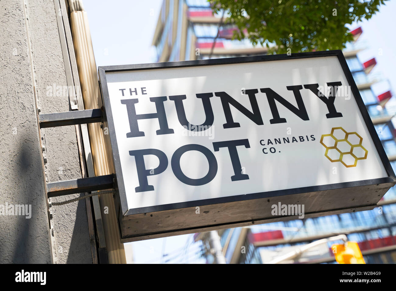 Hunny Topf, die erste legale Cannabis Store in Toronto, Kanada. Marihuana Shop, Store, CBD dispensary. Ontario autorisierten kanadischen Unkraut zu verkaufen. Stockfoto