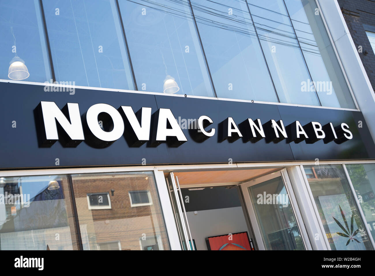 Nova Cannabis eine juristische Marihuana, CBD Dispensary in Toronto, Kanada, Store, Shop lizenziert für kanadische Unkraut und Produkte verkaufen. Stockfoto