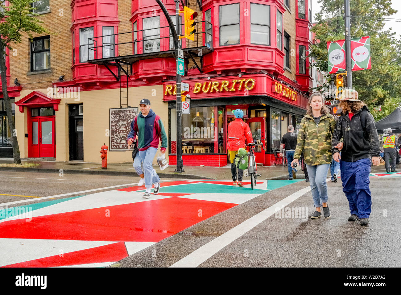 Italienischen Farben Kreuzung überqueren, Commercial Drive, Vancouver, British Columbia, Kanada Stockfoto