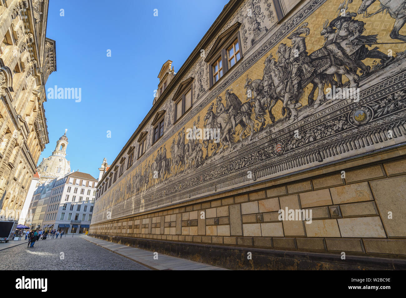 DRESDEN, Deutschland - 11. MAI 2017: Dresden, Stadt Skyline am Fürstenzug (Furstenzug) Stockfoto