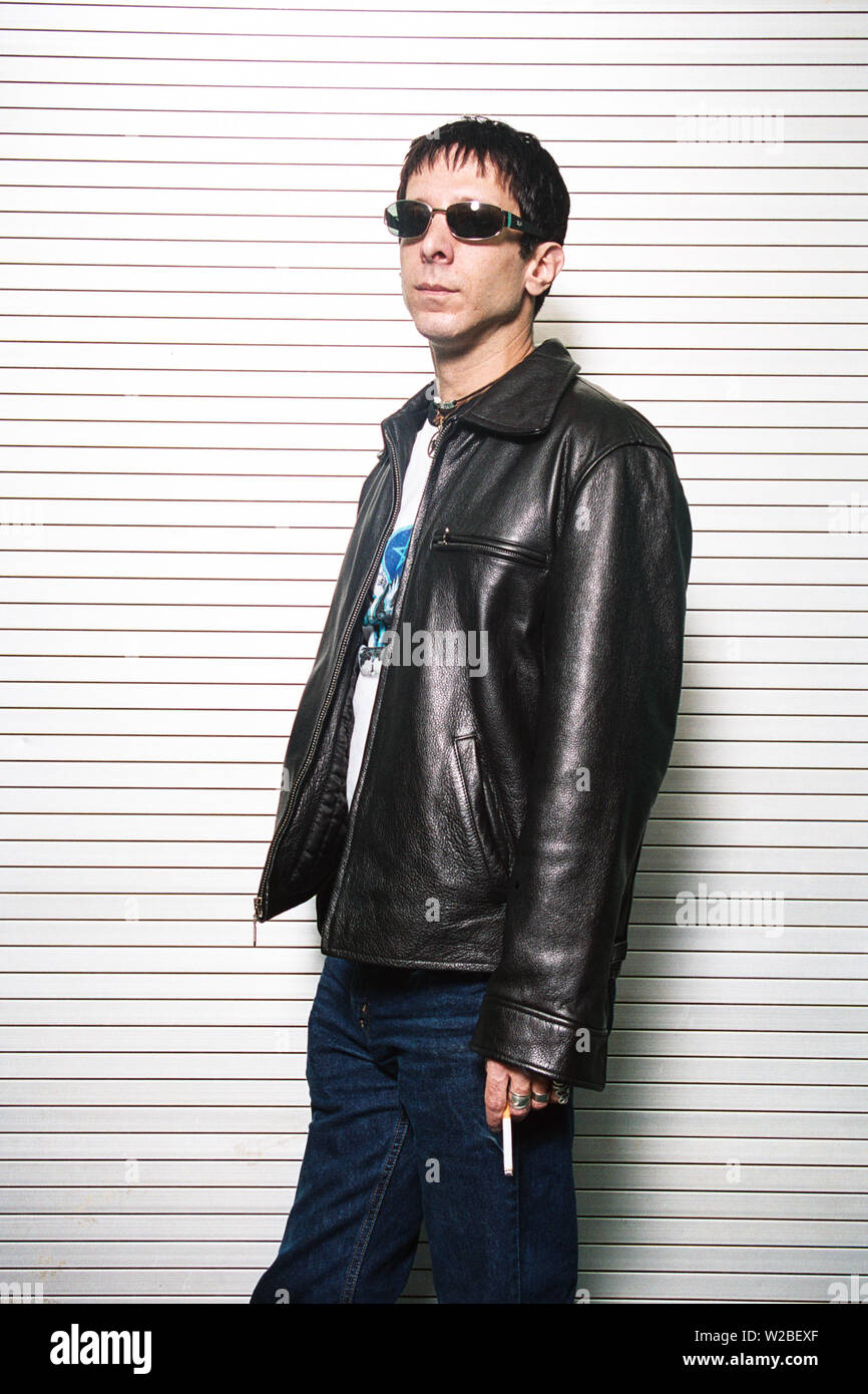 Jonathan Donahue von Mercury Rev fotografiert Backstage an der Universität Newcastle am 7. Oktober 2001. England, Vereinigtes Königreich. Stockfoto