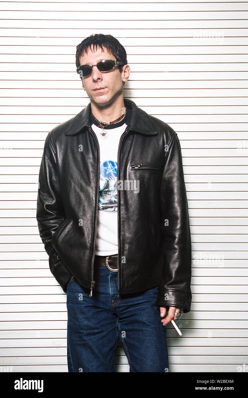 Jonathan Donahue von Mercury Rev fotografiert Backstage an der Universität Newcastle am 7. Oktober 2001. England, Vereinigtes Königreich. Stockfoto