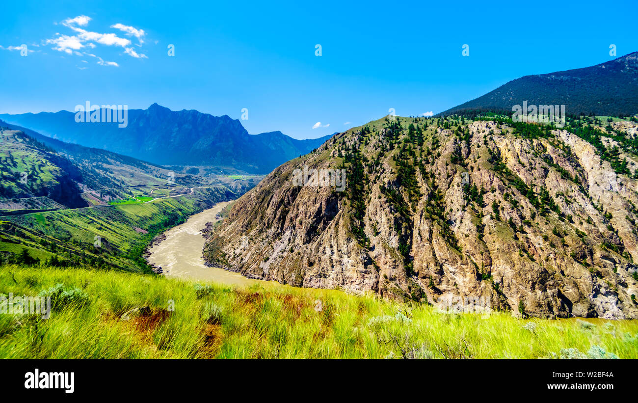 Der Fraser River entlang der Autobahn 99, die aus den 10 mile Folie oder Brunnen Folie, wie der Fluss fließt an die Stadt Lillooet, British Columbia, Kanada Stockfoto