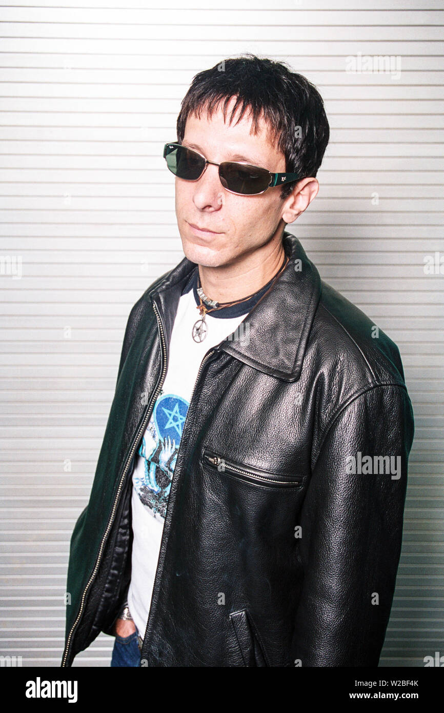 Jonathan Donahue von Mercury Rev fotografiert Backstage an der Universität Newcastle am 7. Oktober 2001. England, Vereinigtes Königreich. Stockfoto