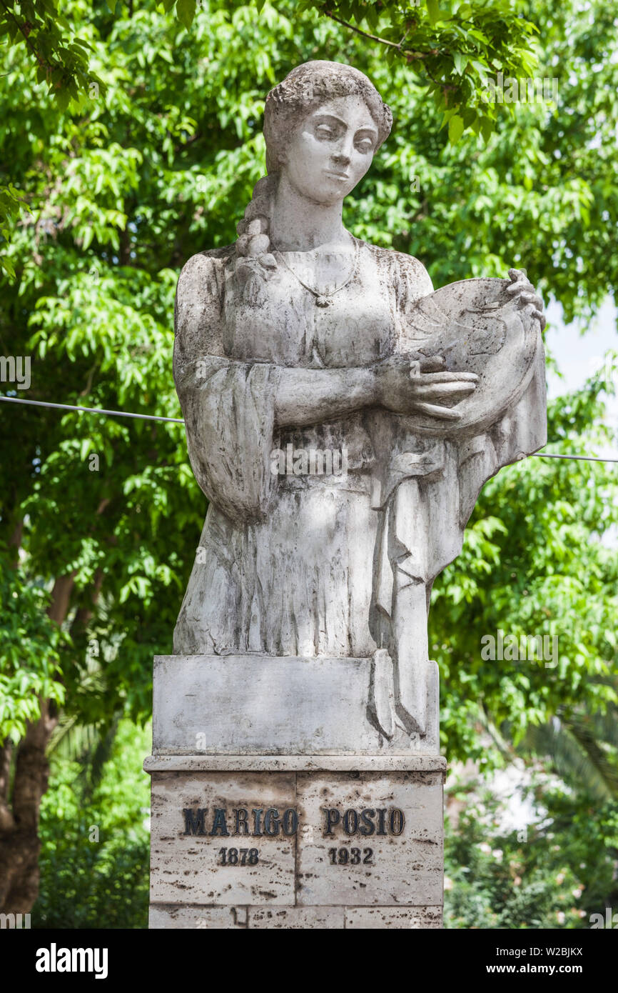 Albanien, Vlora, Statue von marigo Posio, Lehrer und Schöpfer des modernen albanische Flagge Stockfoto