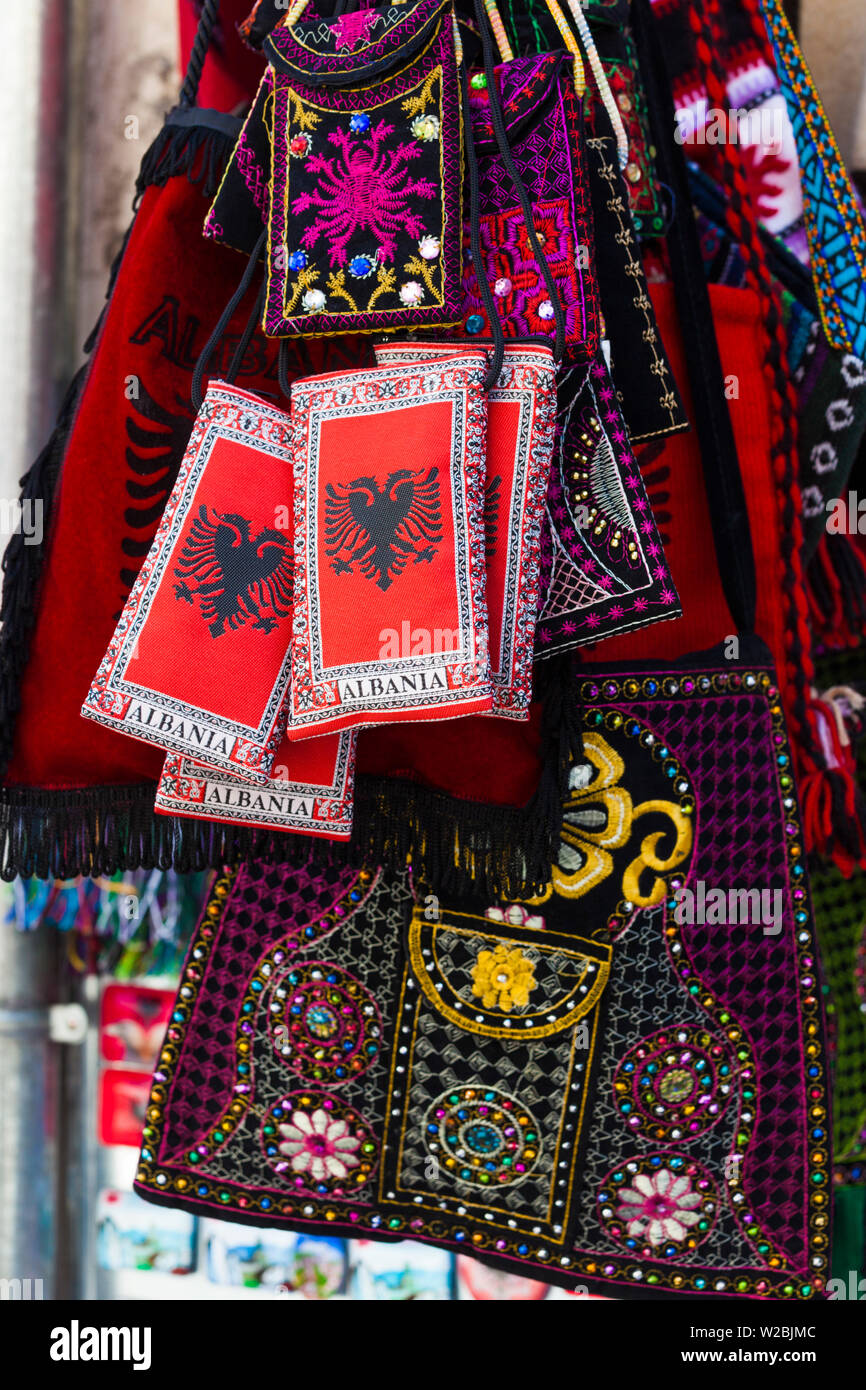 Albanien, Gjirokastra, albanische souvenirs Stockfoto