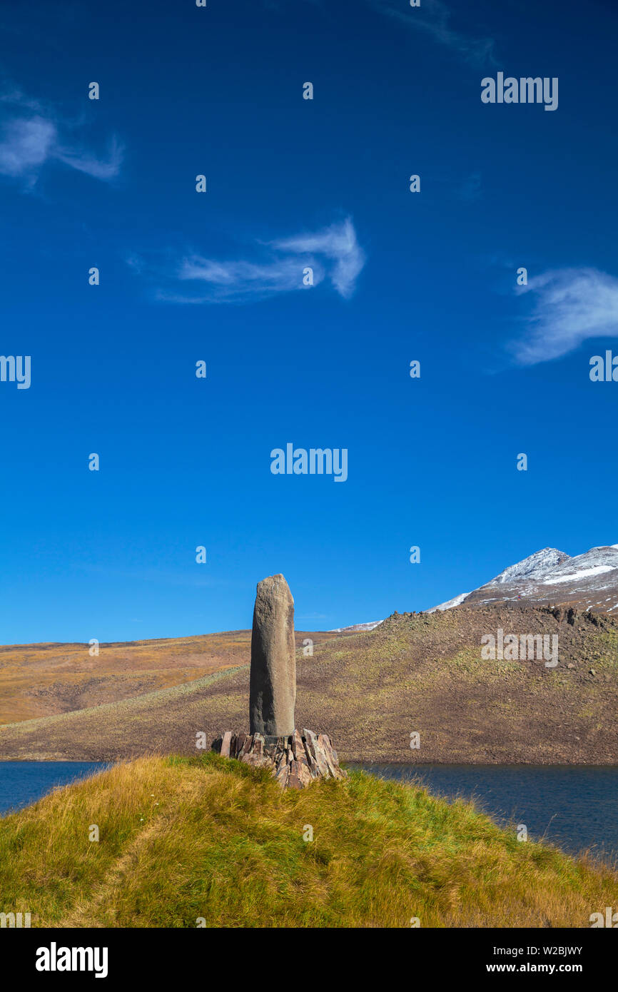 Armenien, Pasardschik, phallischen Stein auf Kari See liegt am Fuße des Berges Aragats Stockfoto