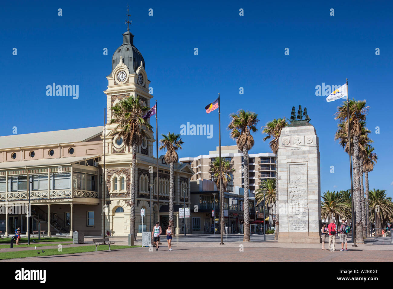 Australien, South Australia, Gelnelg, Glenelg Rathaus und Kriegerdenkmal Stockfoto