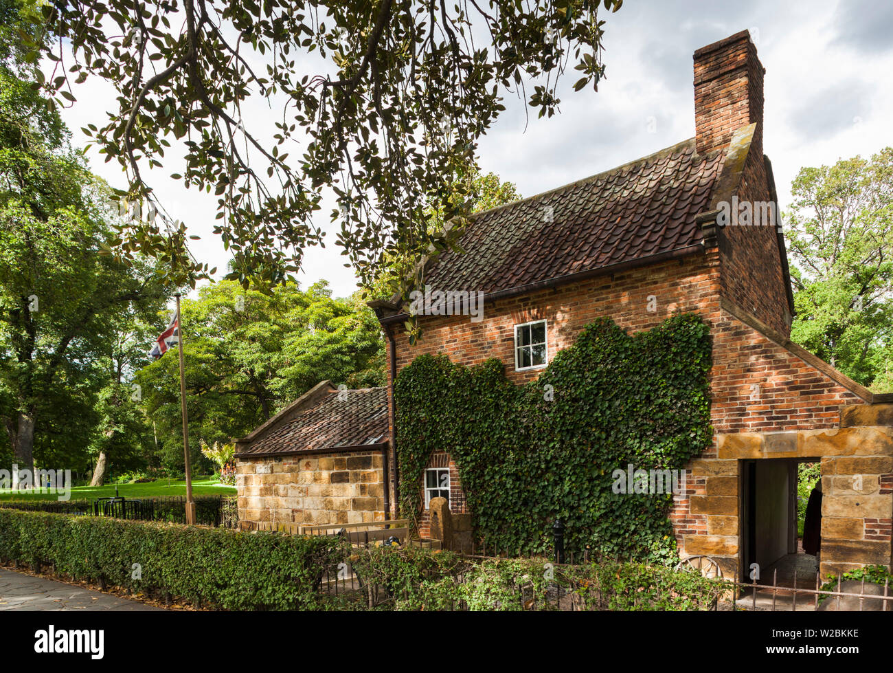 Australien, Victoria, VIC, Melbourne, East Melbourne, Fitzroy Gardens, kocht Hütte rekonstruiert Yorkshire Hütte gebaut von den Eltern der Entdecker Captain James Cook Stockfoto
