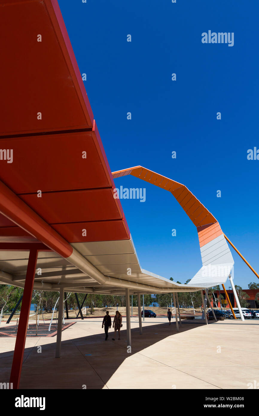 Australien, Australian Capital Territory, Canberra, ACT, National Museum of Australia, Outdoor-Kunst im öffentlichen Raum, The Loop und Uluru-Linie Stockfoto