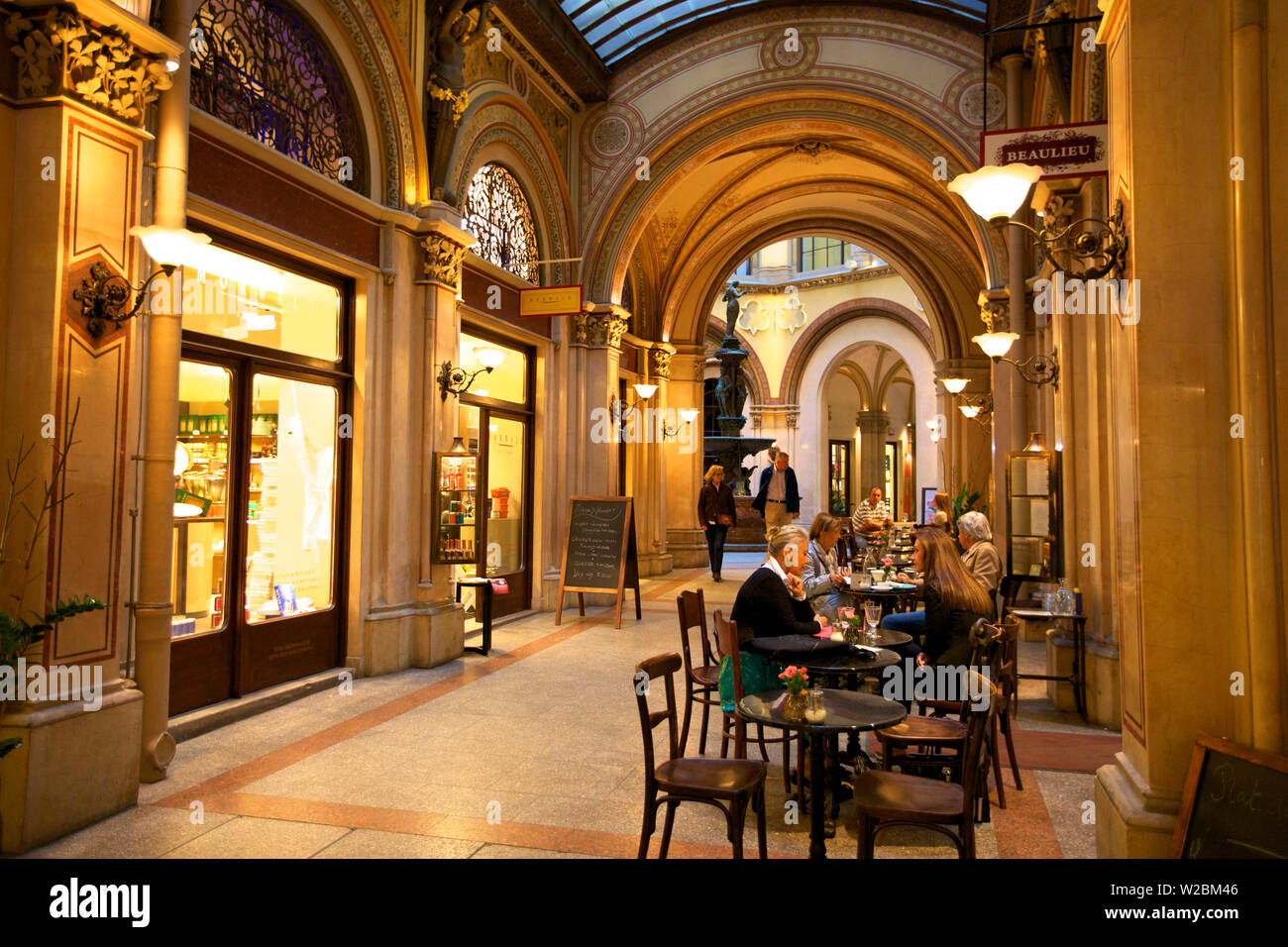 Cafe in Freyung Passage, Wien, Österreich, Mitteleuropa Stockfoto