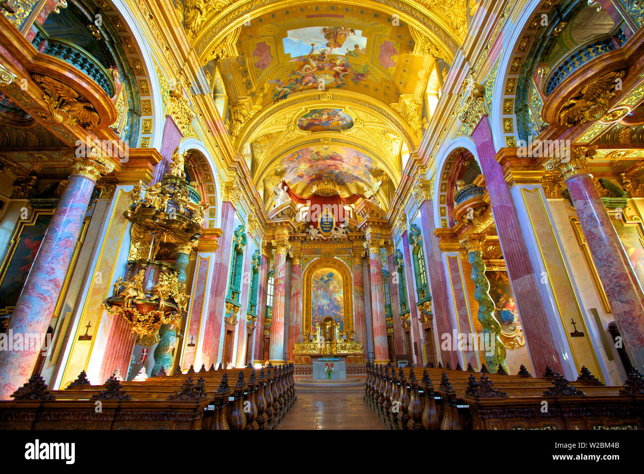 Fresken in der Jesuitenkirche, Wien, Österreich, Mitteleuropa Stockfoto