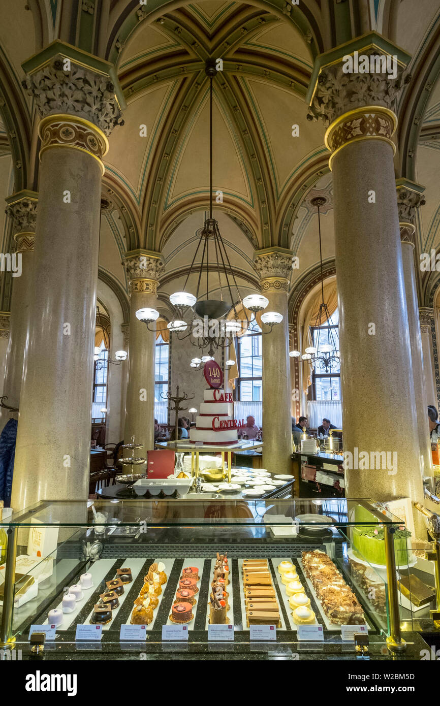 Das berühmte Café Central, Wien, Österreich Stockfoto