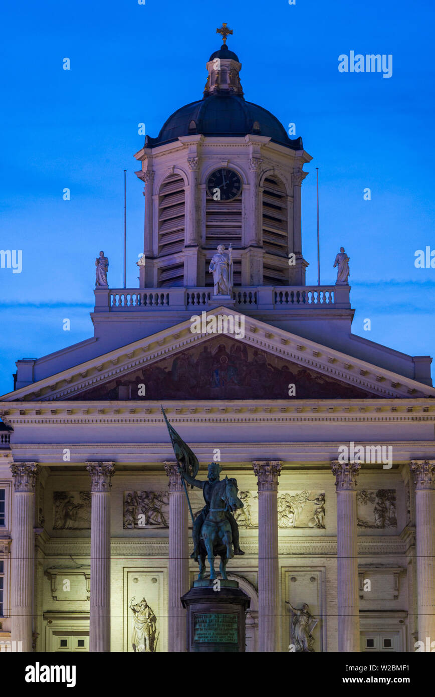 Belgien, Brüssel, Place Royale, Eglise Saint Jacques-sur-coudenberg Kirche, und die Statue von Gottfried von Boullion, Dawn Stockfoto